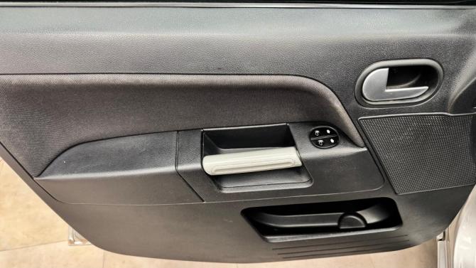 Ford Fusion I Рестайлинг с пробегом 2008 года, цена 350 000 рублей, 233772 км, хэтчбек, Автокод Объявления