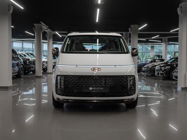 Hyundai Staria I с пробегом 2025 года, цена 8 350 000 рублей, 500 км, минивэн, Автокод Объявления