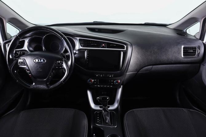 Kia Ceed II Рестайлинг с пробегом 2018 года, цена 1 569 000 рублей, 106393 км, универсал, Автокод Объявления