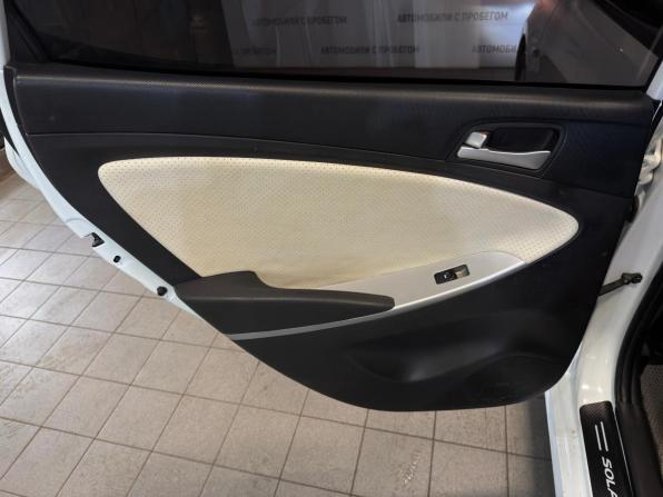 Hyundai Solaris I с пробегом 2014 года, цена 629 000 рублей, 190000 км, седан, Автокод Объявления