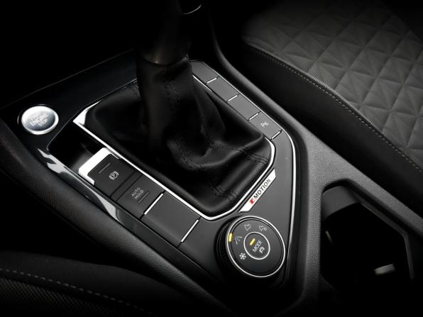 Volkswagen Tiguan II Рестайлинг с пробегом 2021 года, цена 3 650 000 рублей, 62212 км, внедорожник, Автокод Объявления
