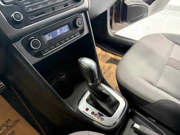 Volkswagen Polo V Рестайлинг с пробегом 2016 года, цена 1 100 000 рублей, 136084 км, седан, Автокод Объявления