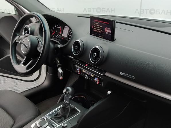 Audi A3 III (8V) Рестайлинг с пробегом 2018 года, цена 1 899 000 рублей, 105043 км, седан, Автокод Объявления