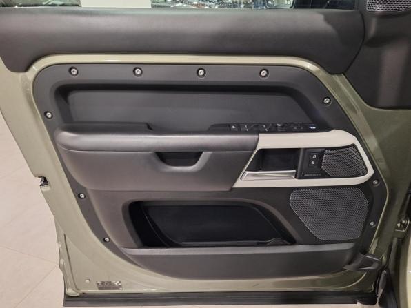 Land Rover Defender II с пробегом 2020 года, цена 6 850 000 рублей, 87145 км, внедорожник, Автокод Объявления