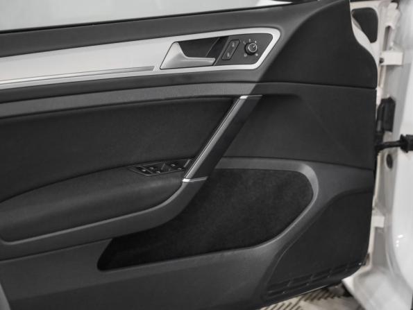Volkswagen Golf VII с пробегом 2013 года, цена 1 269 000 рублей, 132000 км, хэтчбек, Автокод Объявления