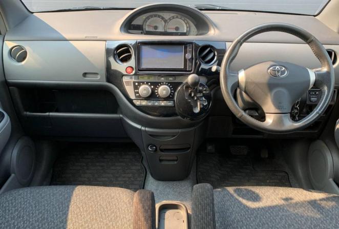 Toyota Sienta I Рестайлинг 2 с пробегом 2013 года, цена 1 045 000 рублей, 103411 км, компактвэн, Автокод Объявления