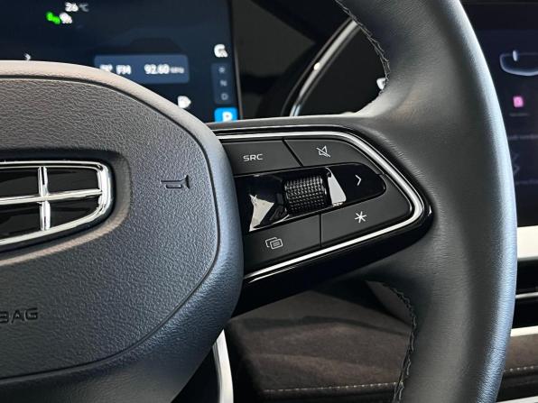 Geely Monjaro I с пробегом 2024 года, цена 3 529 000 рублей, 45276 км, внедорожник, Автокод Объявления