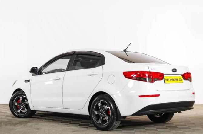 Kia Rio III Рестайлинг с пробегом 2015 года, цена 1 329 000 рублей, 123000 км, седан, Автокод Объявления