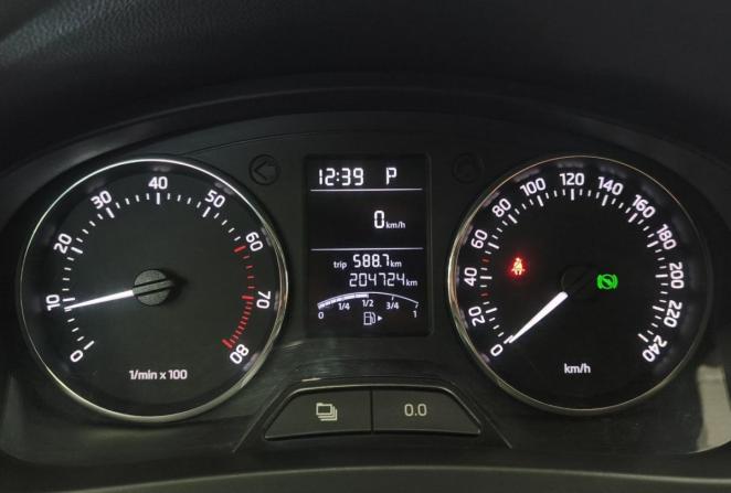 Skoda Rapid I с пробегом 2015 года, цена 829 500 рублей, 204724 км, лифтбек, Автокод Объявления