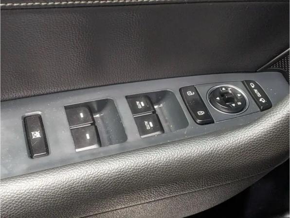 Hyundai Sonata VII (LF) Рестайлинг с пробегом 2017 года, цена 1 495 000 рублей, 247793 км, седан, Автокод Объявления