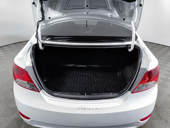 Hyundai Solaris I с пробегом 2012 года, цена 750 000 рублей, 176335 км, седан, Автокод Объявления