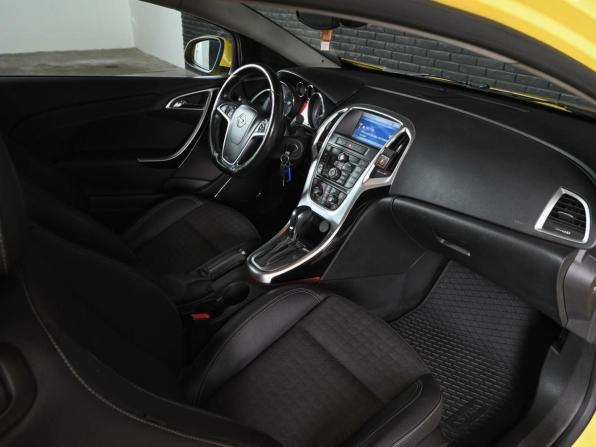 Opel Astra J Рестайлинг с пробегом 2013 года, цена 845 000 рублей, 214726 км, хэтчбек, Автокод Объявления