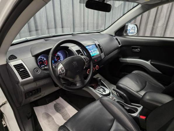 Peugeot 4007 с пробегом 2011 года, цена 920 000 рублей, 240000 км, внедорожник, Автокод Объявления