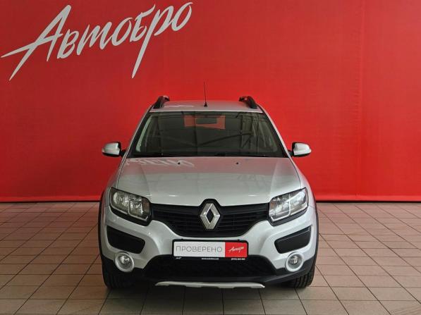 Renault Sandero II с пробегом 2017 года, цена 700 000 рублей, 244271 км, хэтчбек, Автокод Объявления