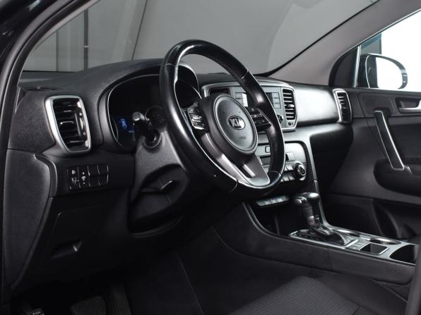 Kia Sportage IV Рестайлинг с пробегом 2018 года, цена 2 099 999 рублей, 83640 км, внедорожник, Автокод Объявления
