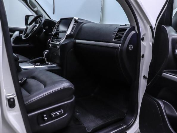 Toyota Land Cruiser 200 Series Рестайлинг 2 с пробегом 2019 года, цена 7 600 000 рублей, 160046 км, внедорожник, Автокод Объявления