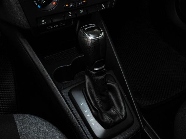 Skoda Rapid II с пробегом 2021 года, цена 1 738 000 рублей, 54835 км, лифтбек, Автокод Объявления