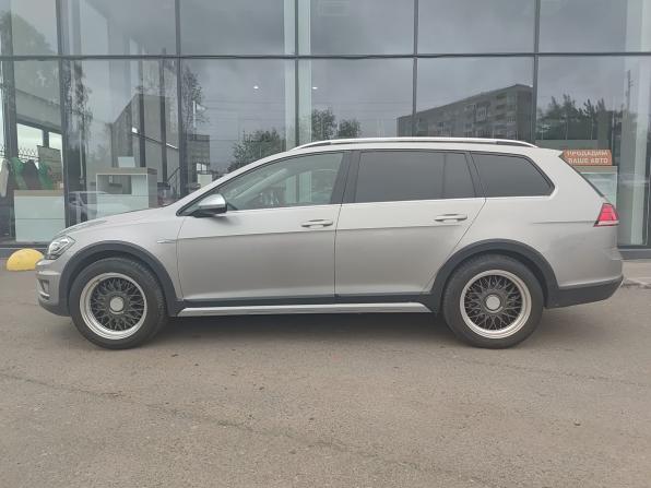 Volkswagen Golf VII Рестайлинг с пробегом 2017 года, цена 1 899 000 рублей, 83199 км, универсал, Автокод Объявления