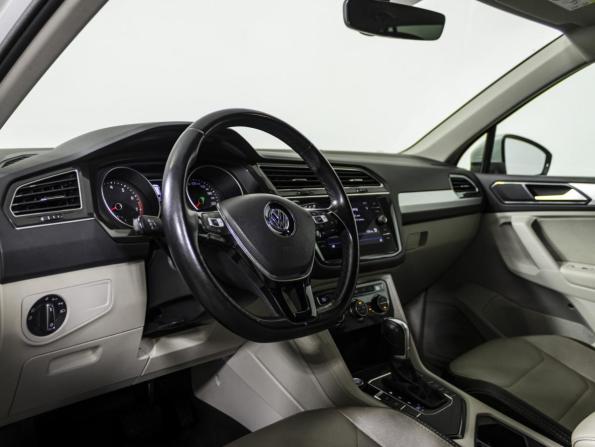 Volkswagen Tiguan II с пробегом 2017 года, цена 2 199 000 рублей, 102000 км, внедорожник, Автокод Объявления