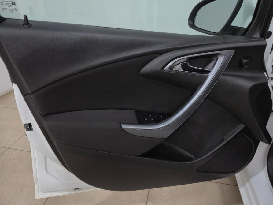 Opel Astra J Рестайлинг Альметьевск  - изображение 7