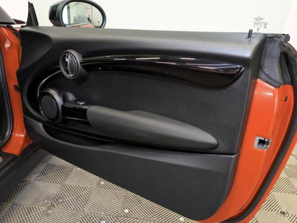 Mini Hatch III (F55/F56) Рестайлинг с пробегом 2021 года, цена 2 990 000 рублей, 11190 км, хэтчбек, Автокод Объявления