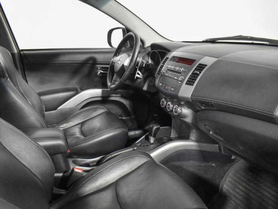 Mitsubishi Outlander II Рестайлинг Санкт-Петербург  - изображение 13