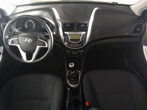 Hyundai Solaris I с пробегом 2012 года, цена 680 000 рублей, 203750 км, седан, Автокод Объявления