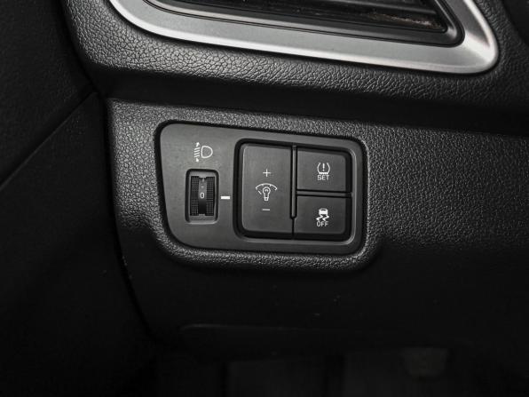 Hyundai Solaris II с пробегом 2018 года, цена 1 250 111 рублей, 268385 км, седан, Автокод Объявления
