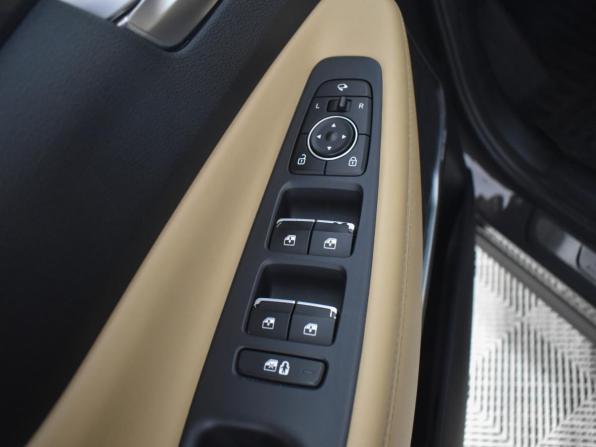 Hyundai Santa Fe IV Рестайлинг с пробегом 2021 года, цена 3 560 000 рублей, 69060 км, внедорожник, Автокод Объявления