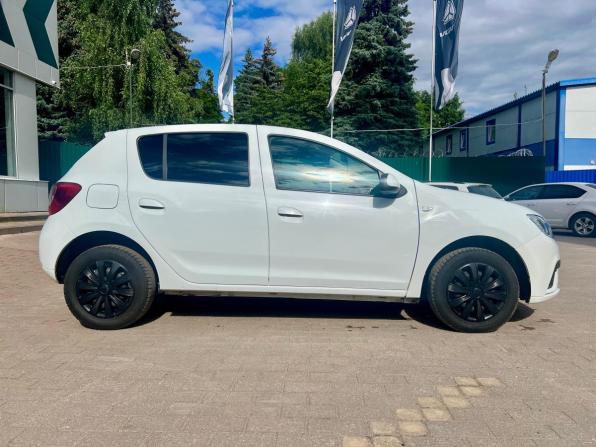 Renault Sandero II Рестайлинг с пробегом 2020 года, цена 849 000 рублей, 130000 км, хэтчбек, Автокод Объявления