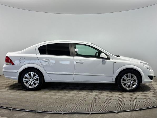 Opel Astra H Рестайлинг с пробегом 2010 года, цена 640 000 рублей, 174585 км, седан, Автокод Объявления