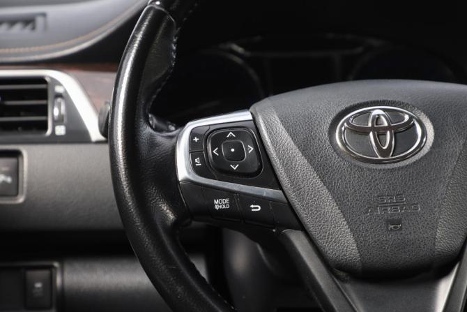 Toyota Camry VII (XV50) Рестайлинг с пробегом 2015 года, цена 1 999 000 рублей, 145300 км, седан, Автокод Объявления
