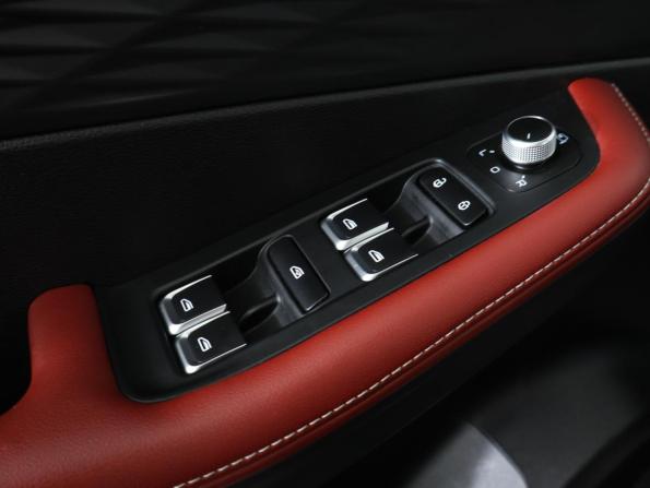 Geely Coolray I Рестайлинг с пробегом 2023 года, цена 2 099 000 рублей, 52000 км, внедорожник, Автокод Объявления