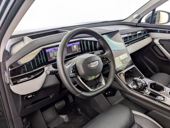 Geely Atlas II с пробегом 2024 года, цена 2 950 000 рублей, 40490 км, внедорожник, Автокод Объявления