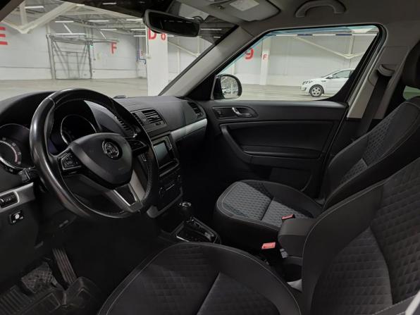 Skoda Yeti I Рестайлинг с пробегом 2016 года, цена 1 240 000 рублей, 163046 км, внедорожник, Автокод Объявления