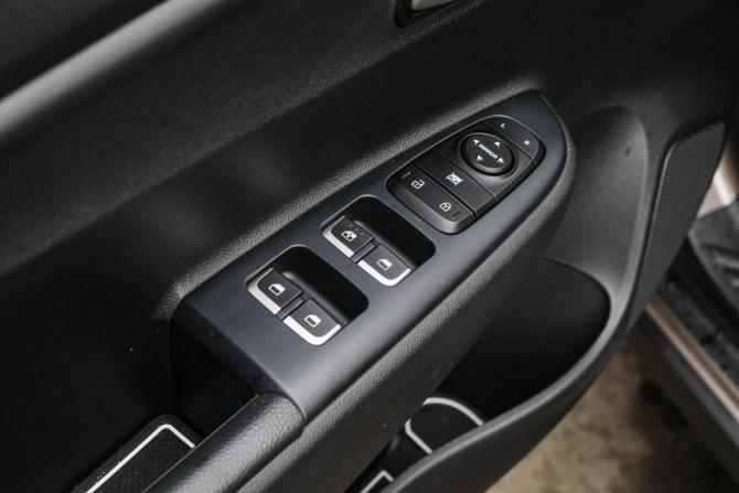 Kia Rio IV Рестайлинг с пробегом 2022 года, цена 2 260 000 рублей, 2380 км, хэтчбек, Автокод Объявления