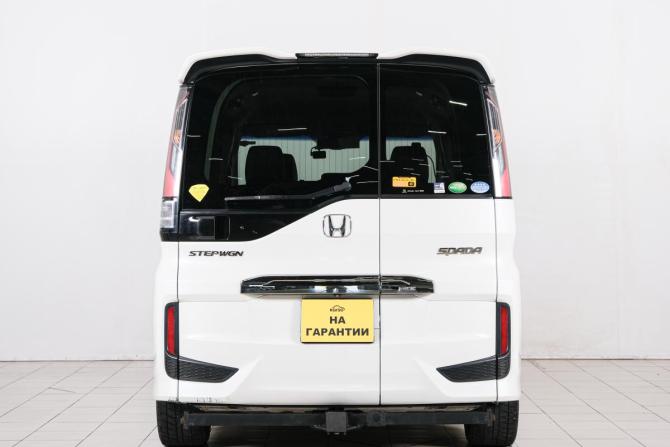 Honda Stepwgn V с пробегом 2015 года, цена 1 699 000 рублей, 204244 км, минивэн, Автокод Объявления