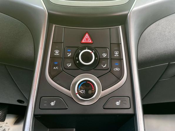 Hyundai Elantra V (MD) Рестайлинг с пробегом 2015 года, цена 900 000 рублей, 177700 км, седан, Автокод Объявления