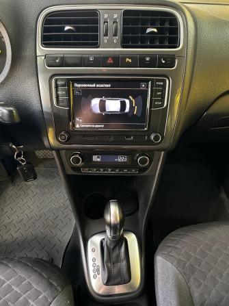 Volkswagen Polo V Рестайлинг с пробегом 2019 года, цена 1 349 000 рублей, 64993 км, седан, Автокод Объявления