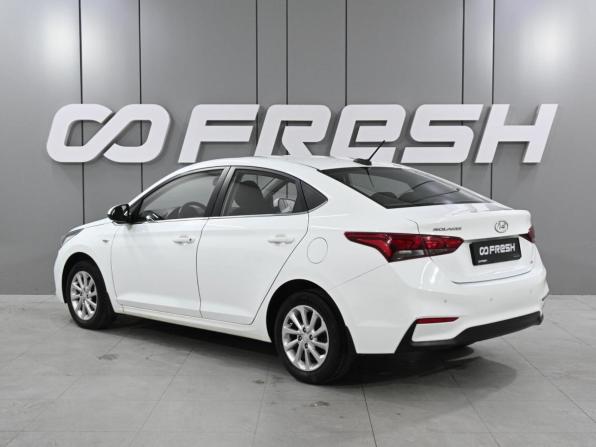 Hyundai Solaris II с пробегом 2017 года, цена 1 519 000 рублей, 122348 км, седан, Автокод Объявления
