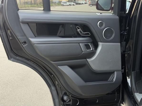 Land Rover Range Rover IV Рестайлинг с пробегом 2018 года, цена 4 750 000 рублей, 297456 км, внедорожник, Автокод Объявления