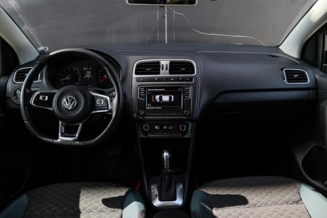 Volkswagen Polo V Рестайлинг с пробегом 2019 года, цена 1 290 000 рублей, 95545 км, седан, Автокод Объявления