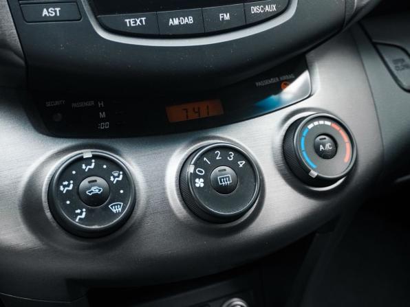 Toyota RAV4 III (XA30) Рестайлинг с пробегом 2012 года, цена 1 700 000 рублей, 117982 км, внедорожник, Автокод Объявления