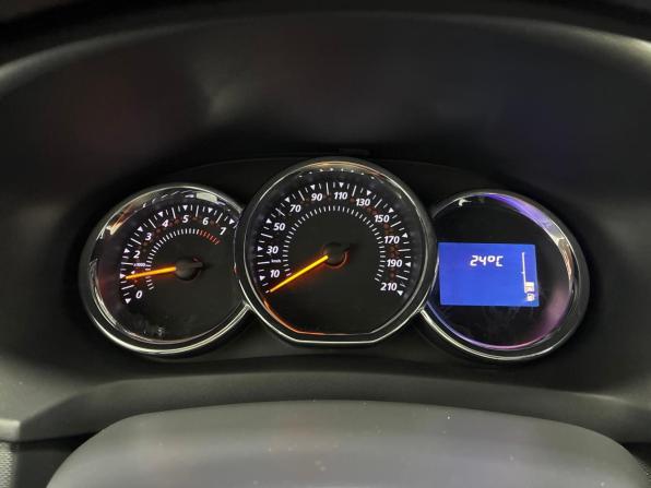 Renault Sandero II с пробегом 2015 года, цена 675 000 рублей, 142000 км, хэтчбек, Автокод Объявления