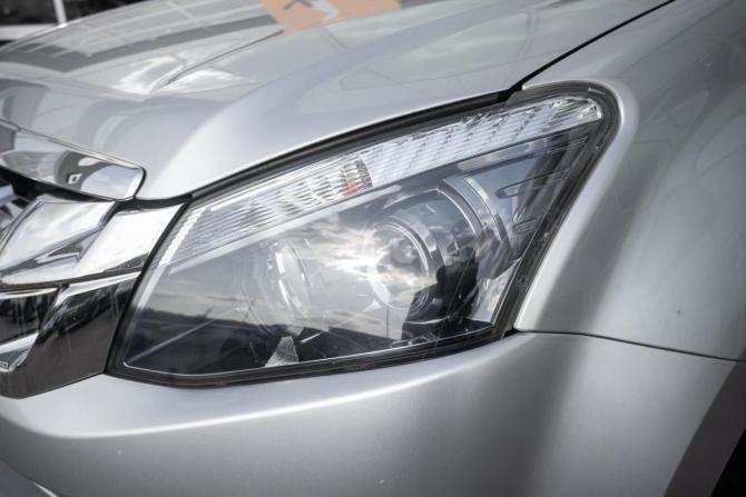 Isuzu D-Max II Рестайлинг с пробегом 2017 года, цена 3 098 000 рублей, 57000 км, offers.body_type.unknown, Автокод Объявления