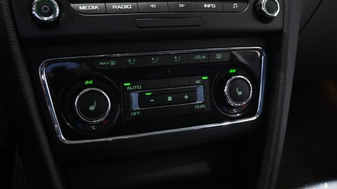 Skoda Superb II с пробегом 2011 года, цена 845 000 рублей, 219000 км, лифтбек, Автокод Объявления