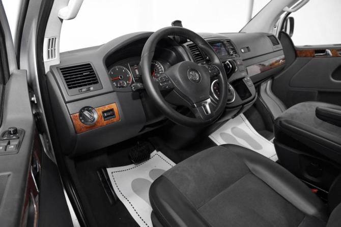 Volkswagen Multivan T5 Рестайлинг с пробегом 2010 года, цена 1 289 000 рублей, 167000 км, минивэн, Автокод Объявления