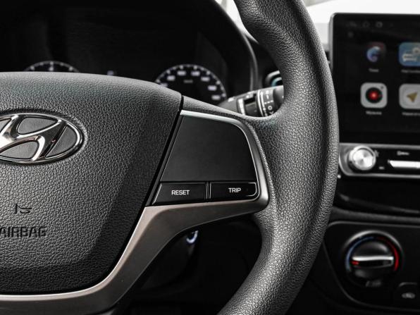 Hyundai Solaris II Рестайлинг с пробегом 2021 года, цена 1 398 000 рублей, 102405 км, седан, Автокод Объявления