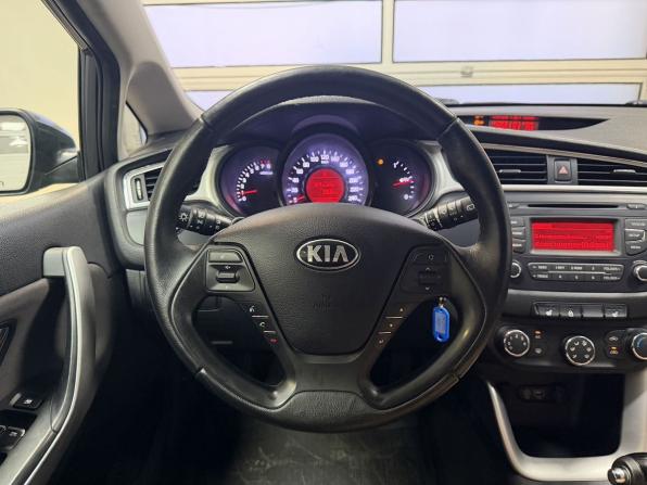 Kia Ceed III с пробегом 2018 года, цена 1 600 000 рублей, 156555 км, универсал, Автокод Объявления