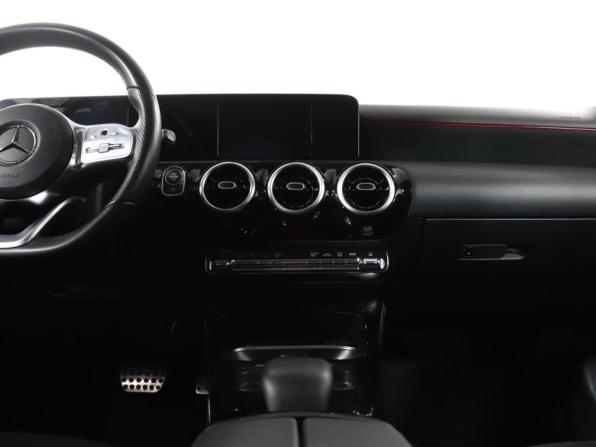 Mercedes-Benz A-Класс IV (W177) с пробегом 2018 года, цена 2 557 500 рублей, 53526 км, хэтчбек, Автокод Объявления